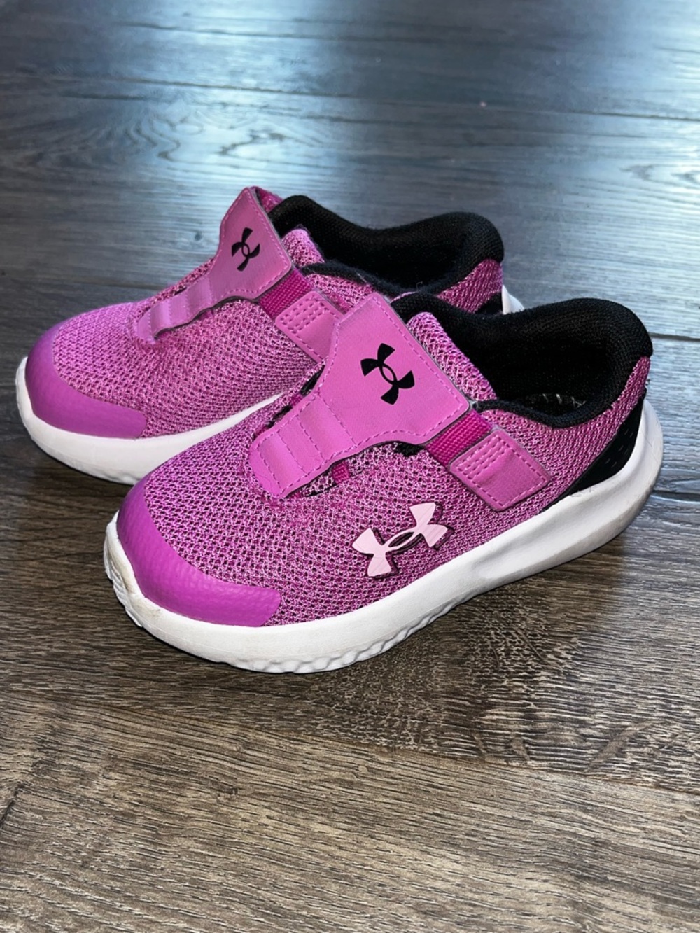 Under Armour Kids slip on sneakers size 7k